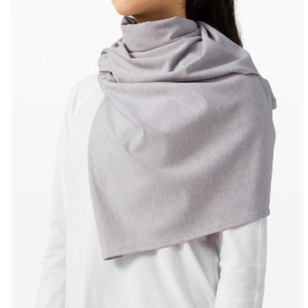 NWT Lululemon Vinyasa Scarf